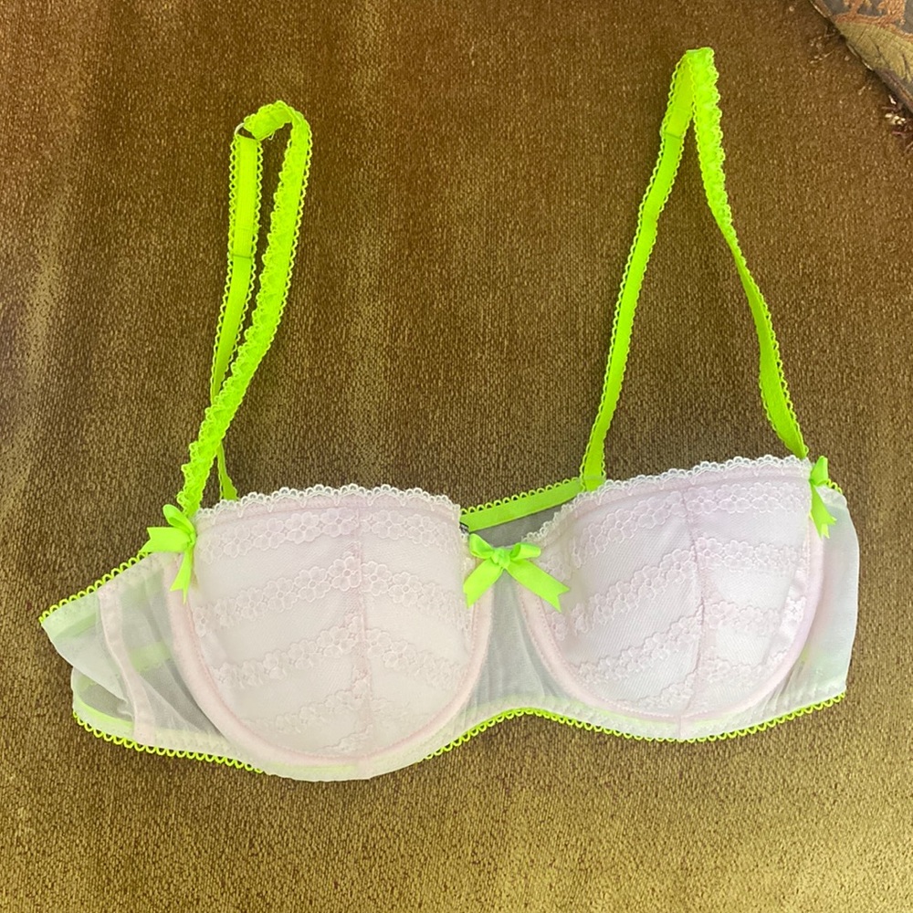 Victoria Secret Bra Size 36B. Removable push up pads  Pink and Neon Green